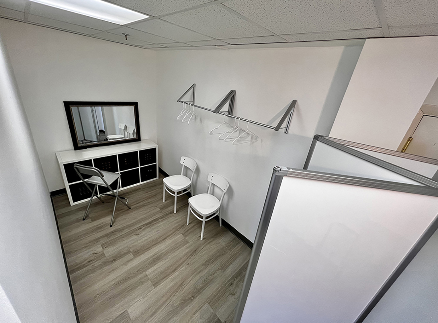 Photo Studio Dressing Make-up room Fort Lauderdale Overview